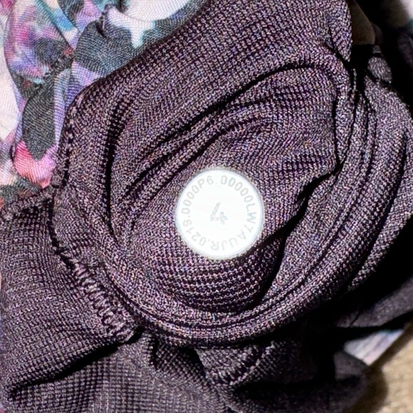 Lululemon Hotty Hot shorts II 2.5" - Picture 7 of 8